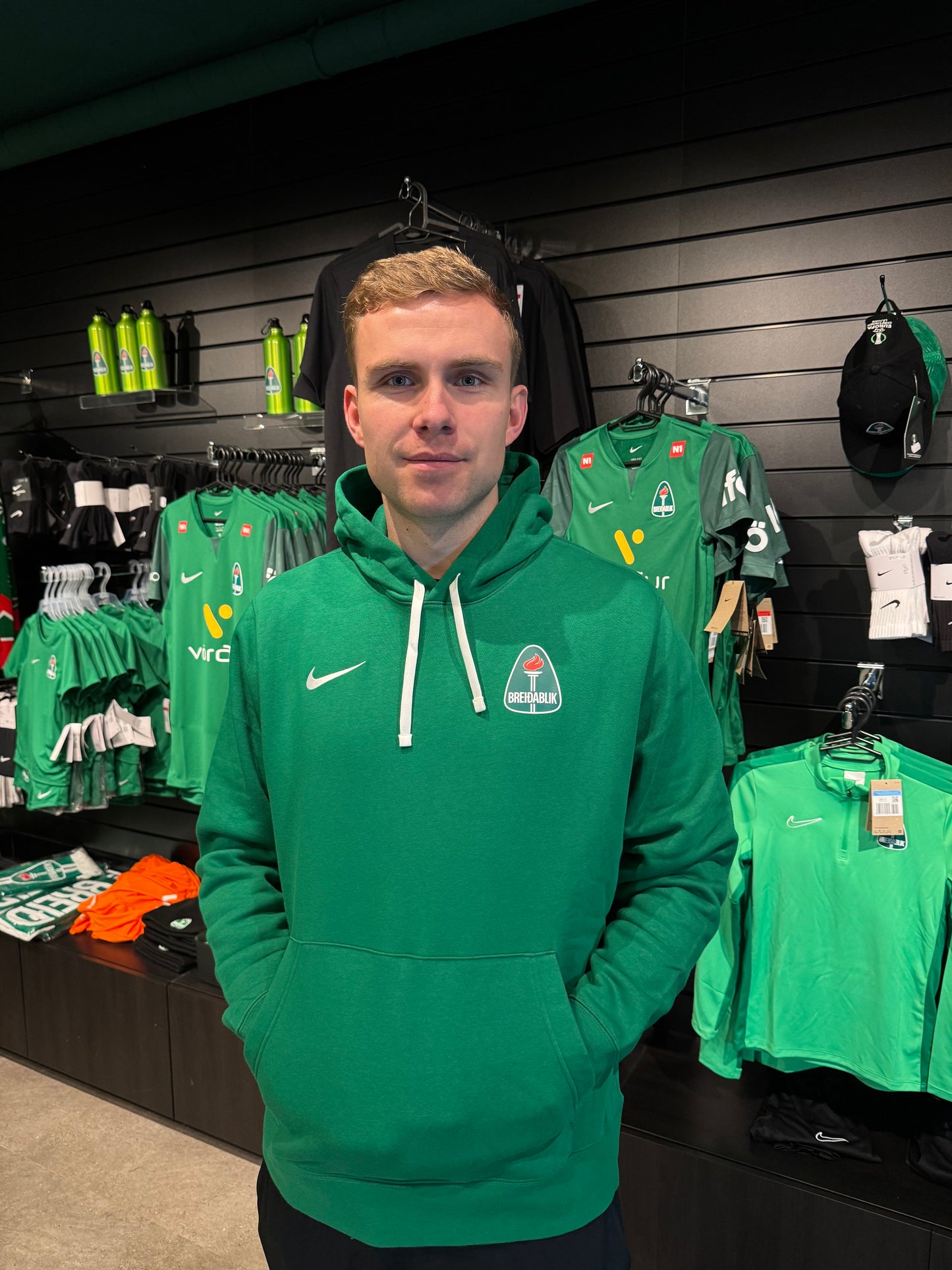 Hettupeysa Nike (barna) - græn